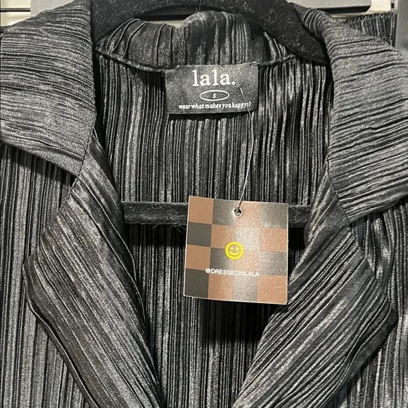 Dressed in Lala Long Sleeve Plissé Set in Black - Picture 4 of 8